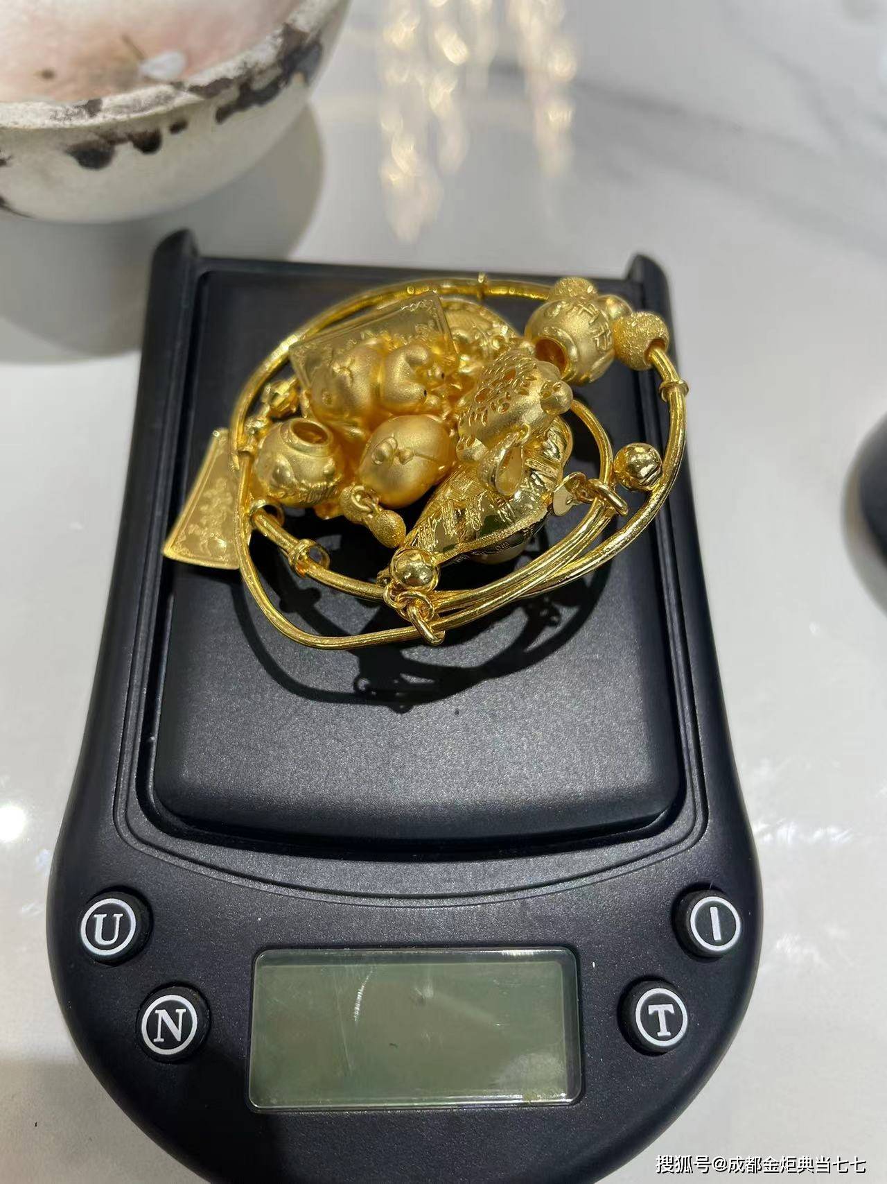 杭州最新24小时上门回收金价方法分析(最方便真实的杭州24小时上门回收黄金方法)